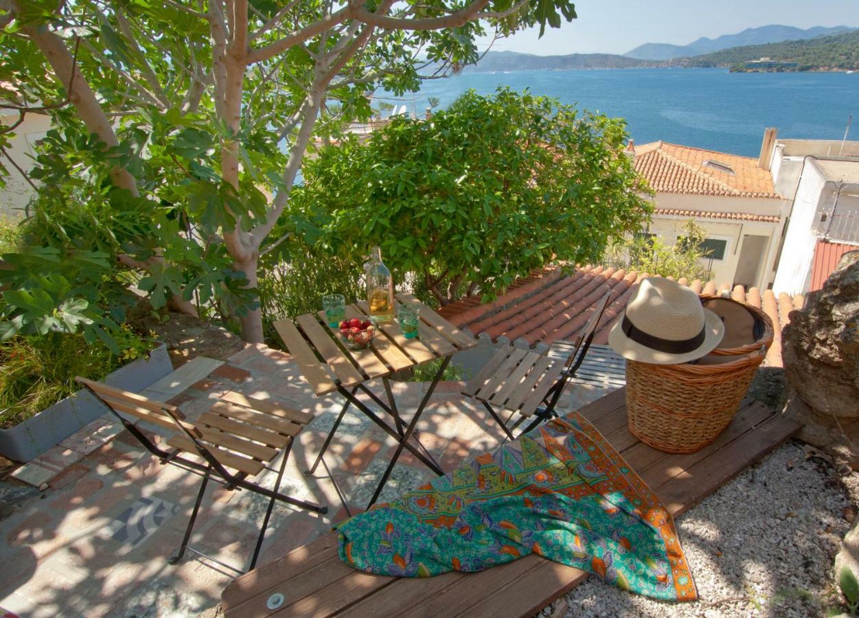 Sto Roloi Island Houses Poros Town Exteriör bild